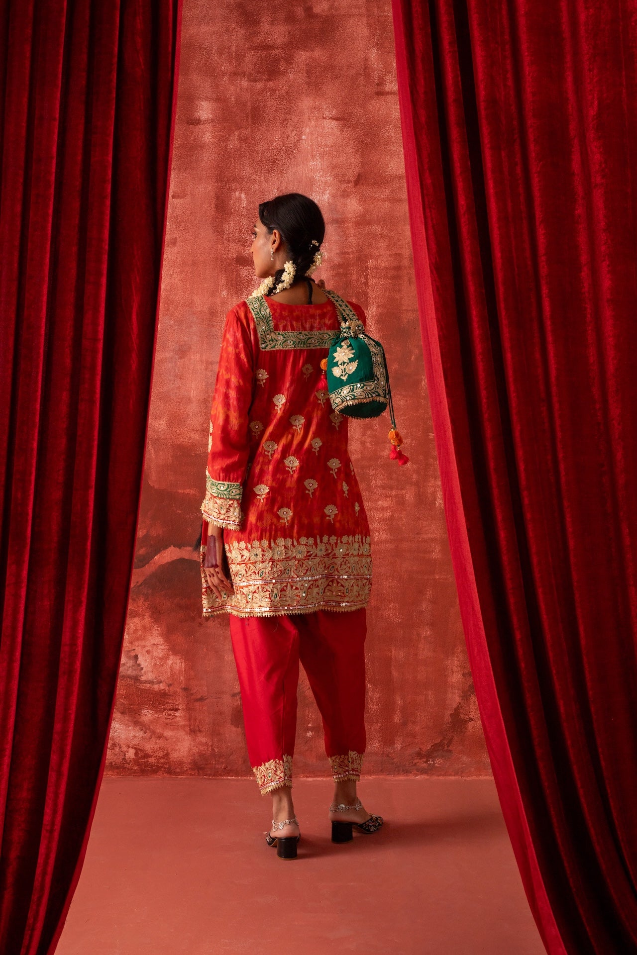 SASURAL GENDA PHOOL